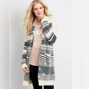 Maurices Size Large Aztec Cream-Black-Blue Patterned Fuzzy Duster Cardigan